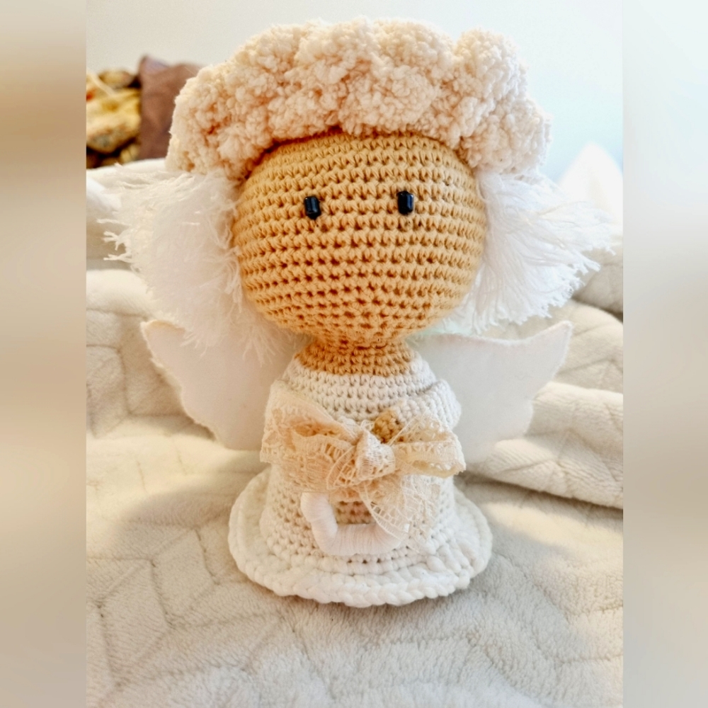 Crochet angel amigurumi (hand made)